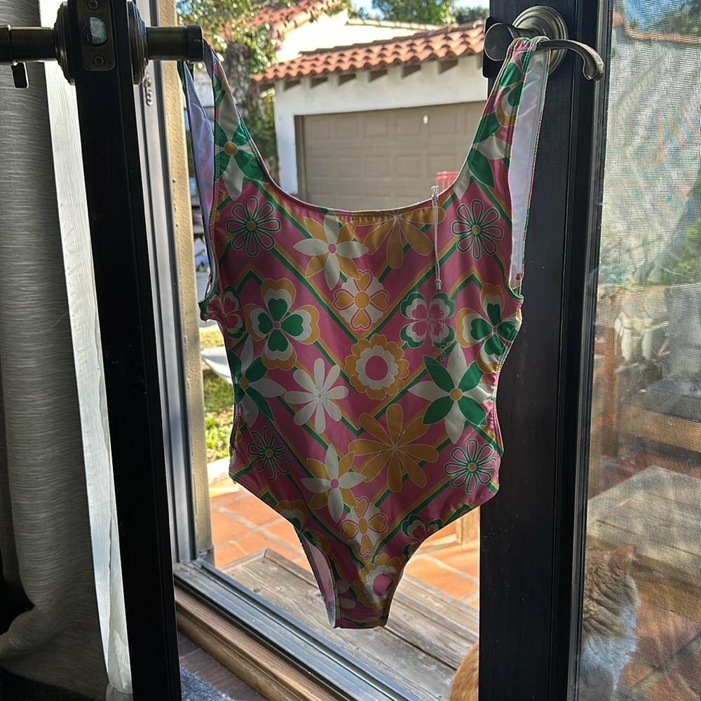 NWT Kenny flowers one piece Women’s small - Picture 2 of 4